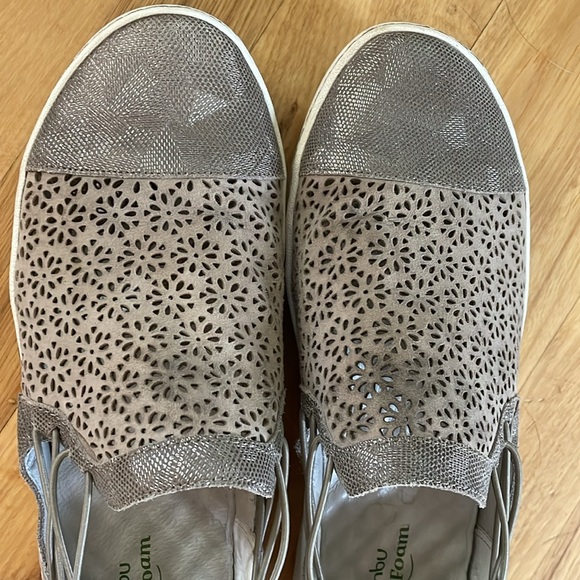 Jambu | Erin Slip-on Floral Perforated Sneakers with Side Cutouts - Picture 8 of 8